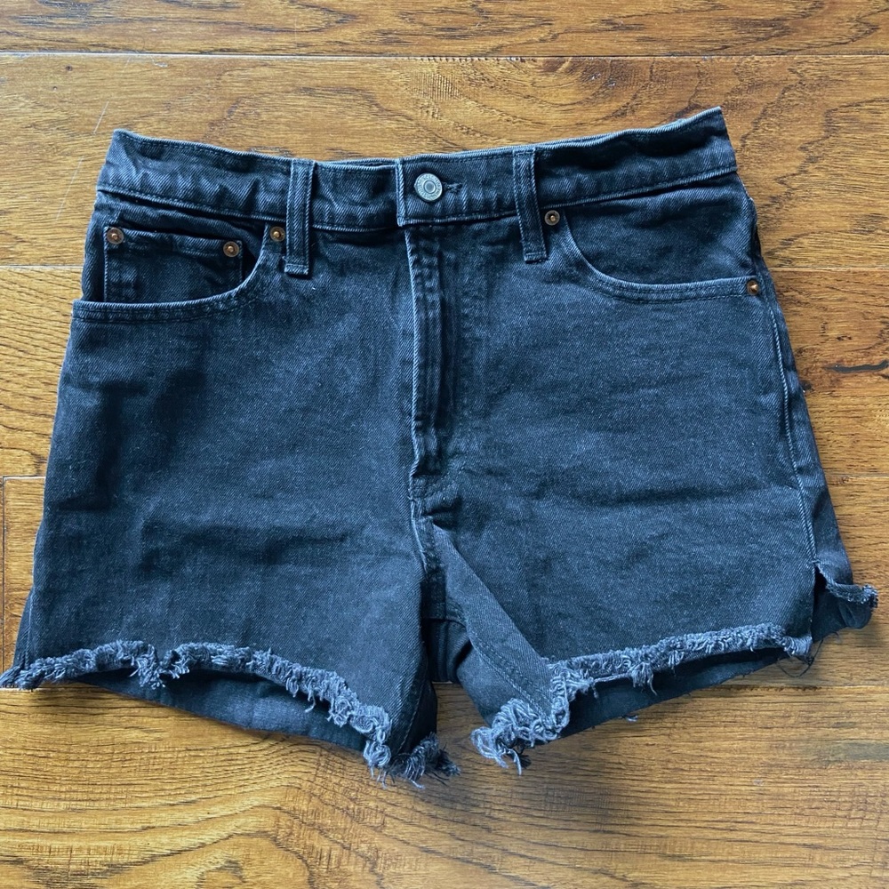 Abercrombie & Fitch Mom Short 4” High Rise Black Denim - Size 27 / 4